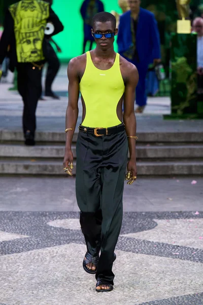 Look 22